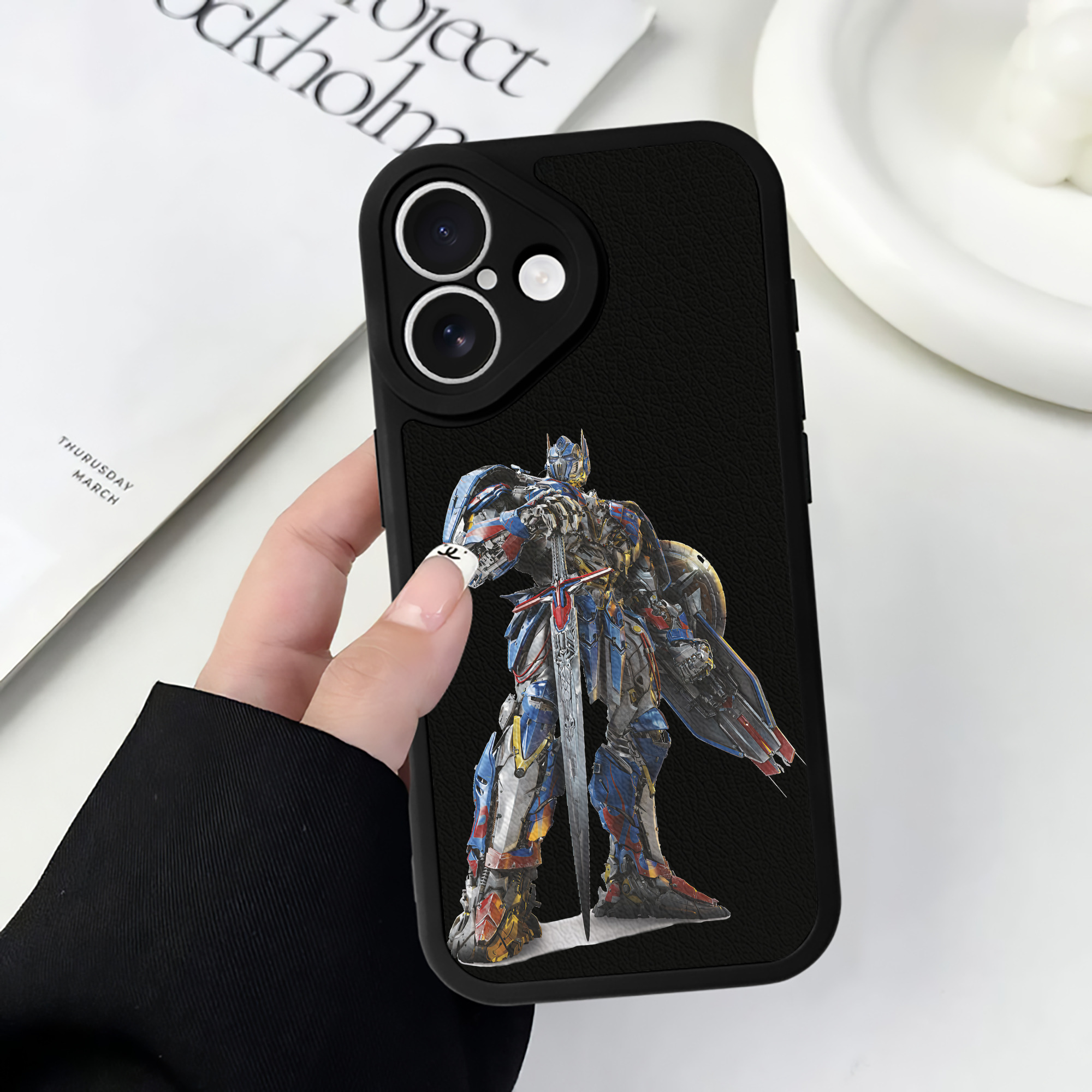 （画像用） Transformers トランスフォーマー 【iPhone 16シリーズ対応】シリコンスマホケース（レザー調） 材質：シリコン